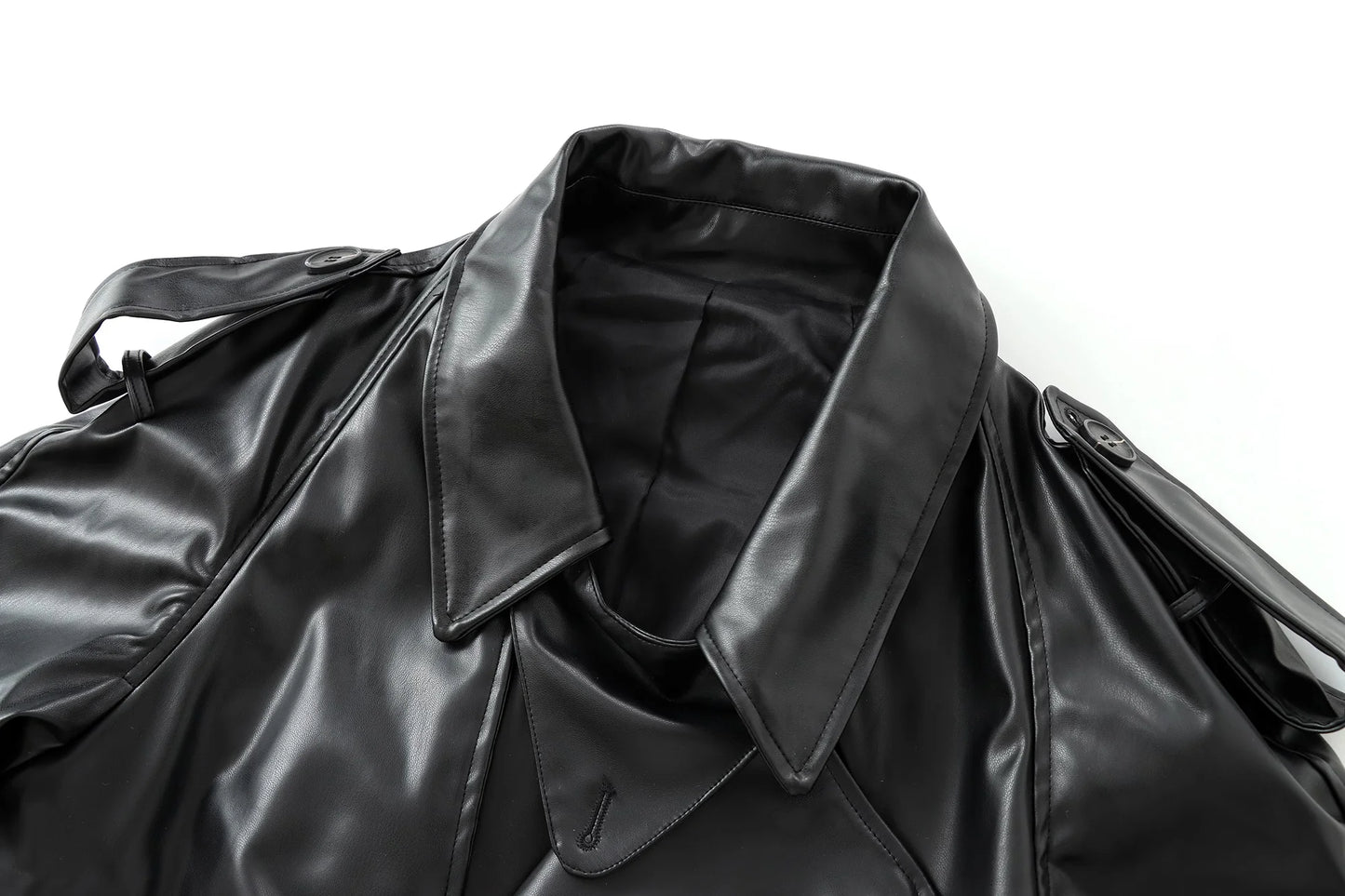 Bomber en Faux Cuir – Coupe Courte et Streetwear