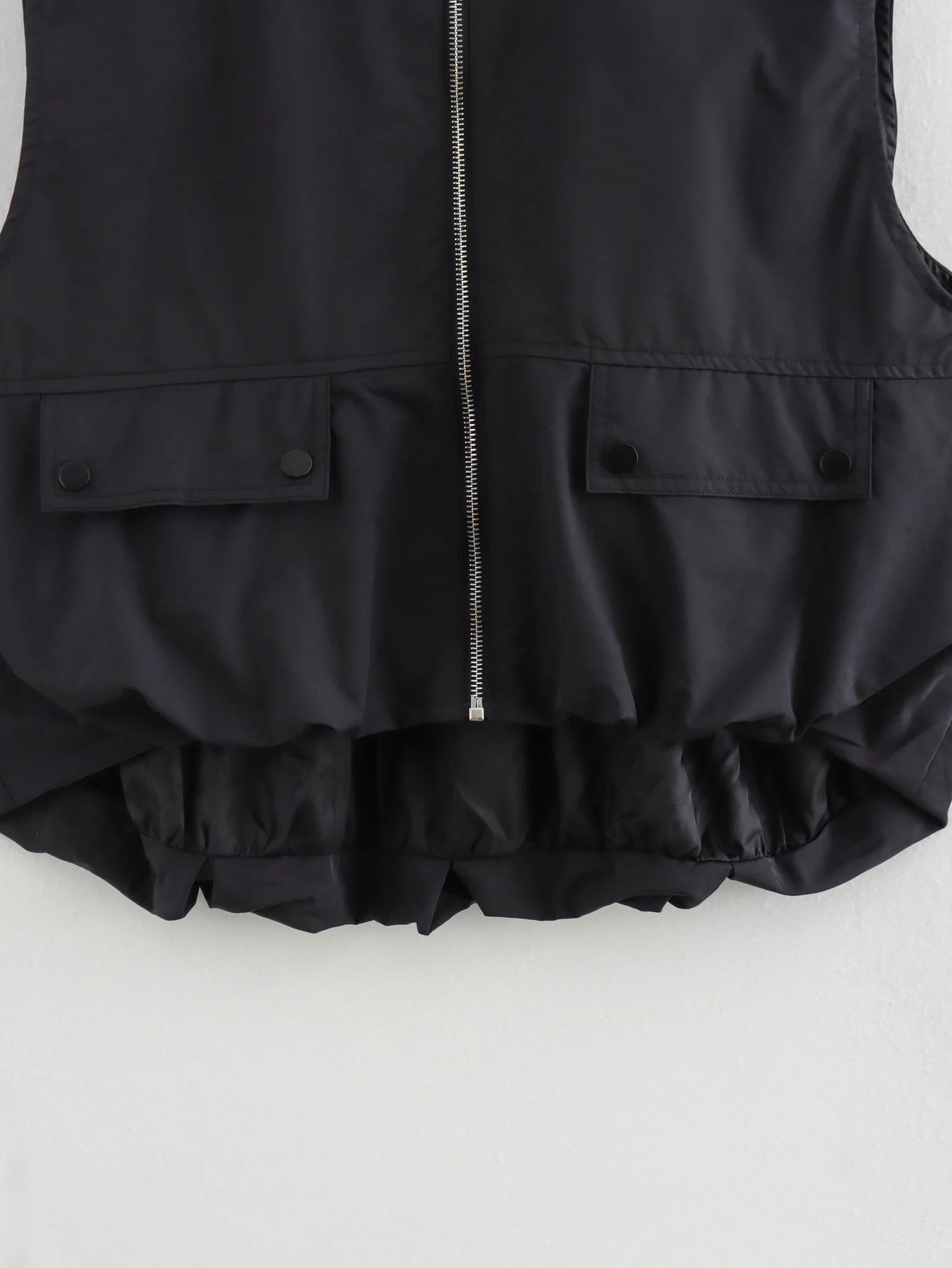 Veste Froncée Sans Manches – Zip et Coupe Loose