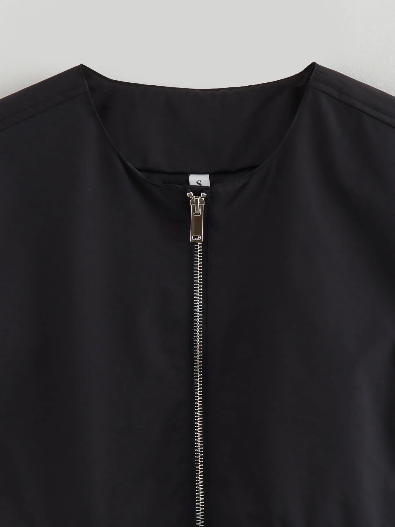 Veste Froncée Sans Manches – Zip et Coupe Loose